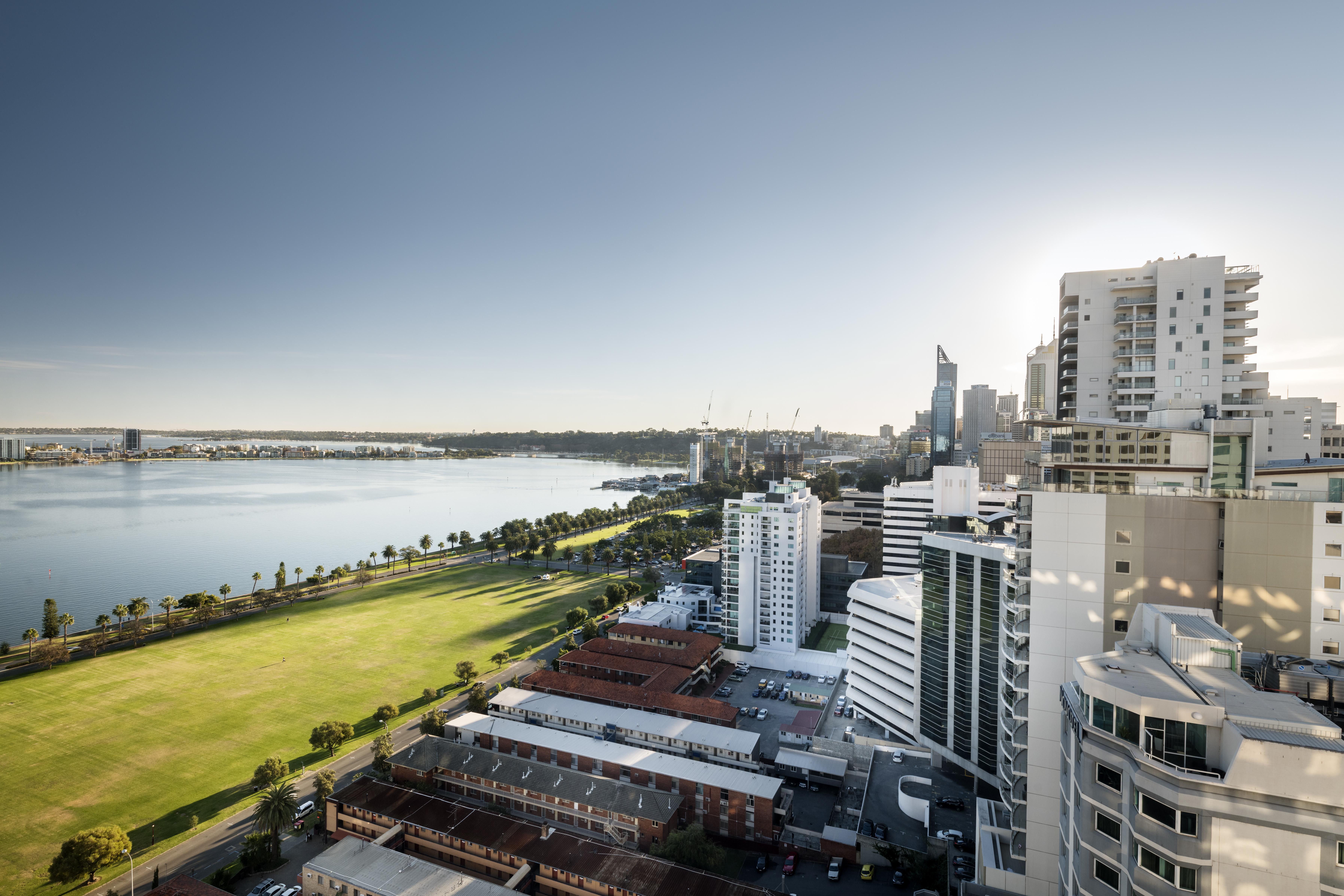 Pan Pacific Perth Hotell Eksteriør bilde View of the Perth skyline from the Crown Perth complex